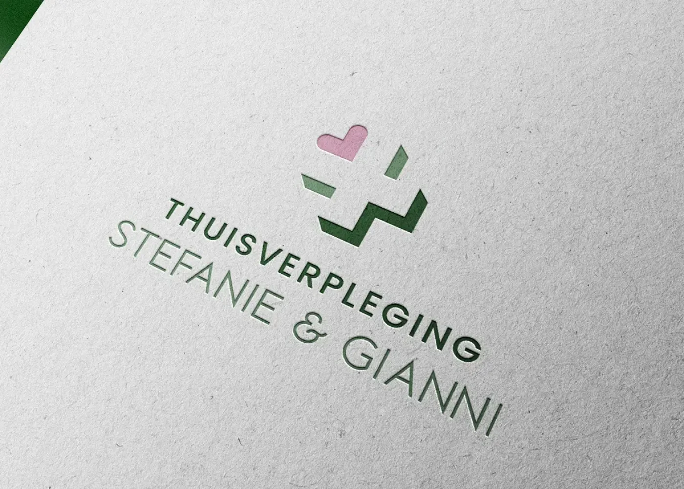 Een mockup van het logo en huisstijl ontwerp van Thuisverpleging Stefanie & Gianni